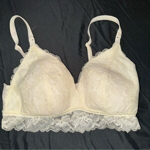 Elegant Lace Bralette in Cream